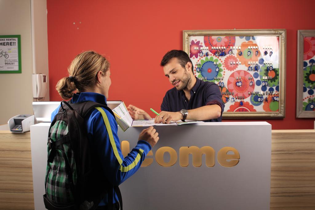 Brussels Hello Hostel コクルベール エクステリア 写真