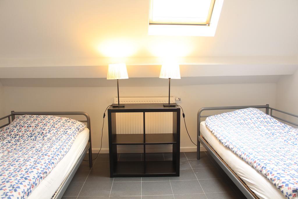 Brussels Hello Hostel コクルベール エクステリア 写真