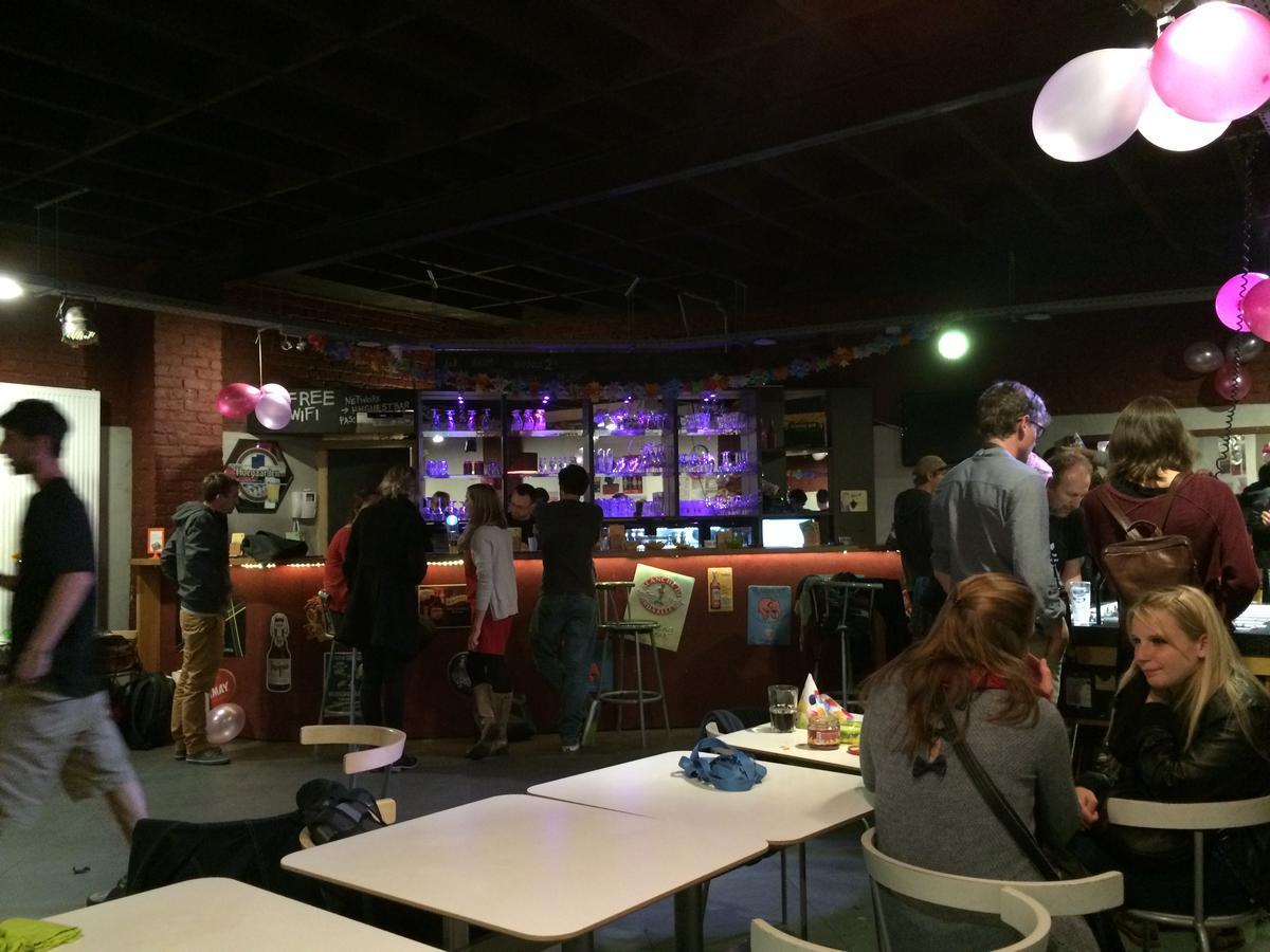 Brussels Hello Hostel コクルベール エクステリア 写真