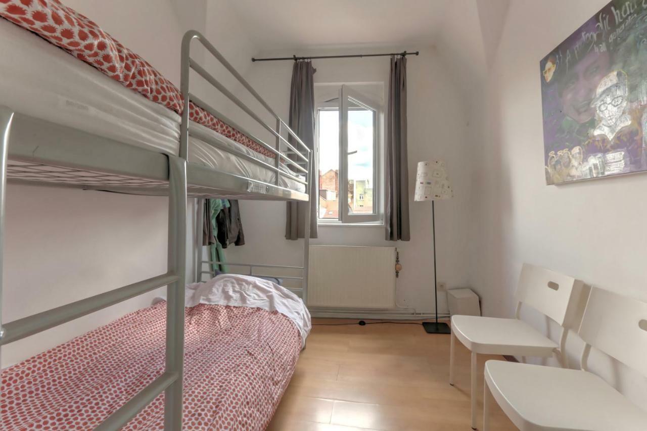 Brussels Hello Hostel コクルベール エクステリア 写真